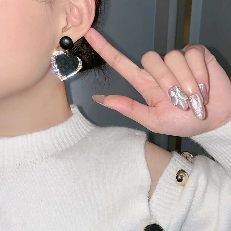 Elegant Earrings for Women with Black Gold Design