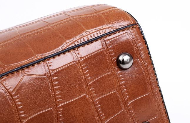 Stylish Handbag for Women with Set Design