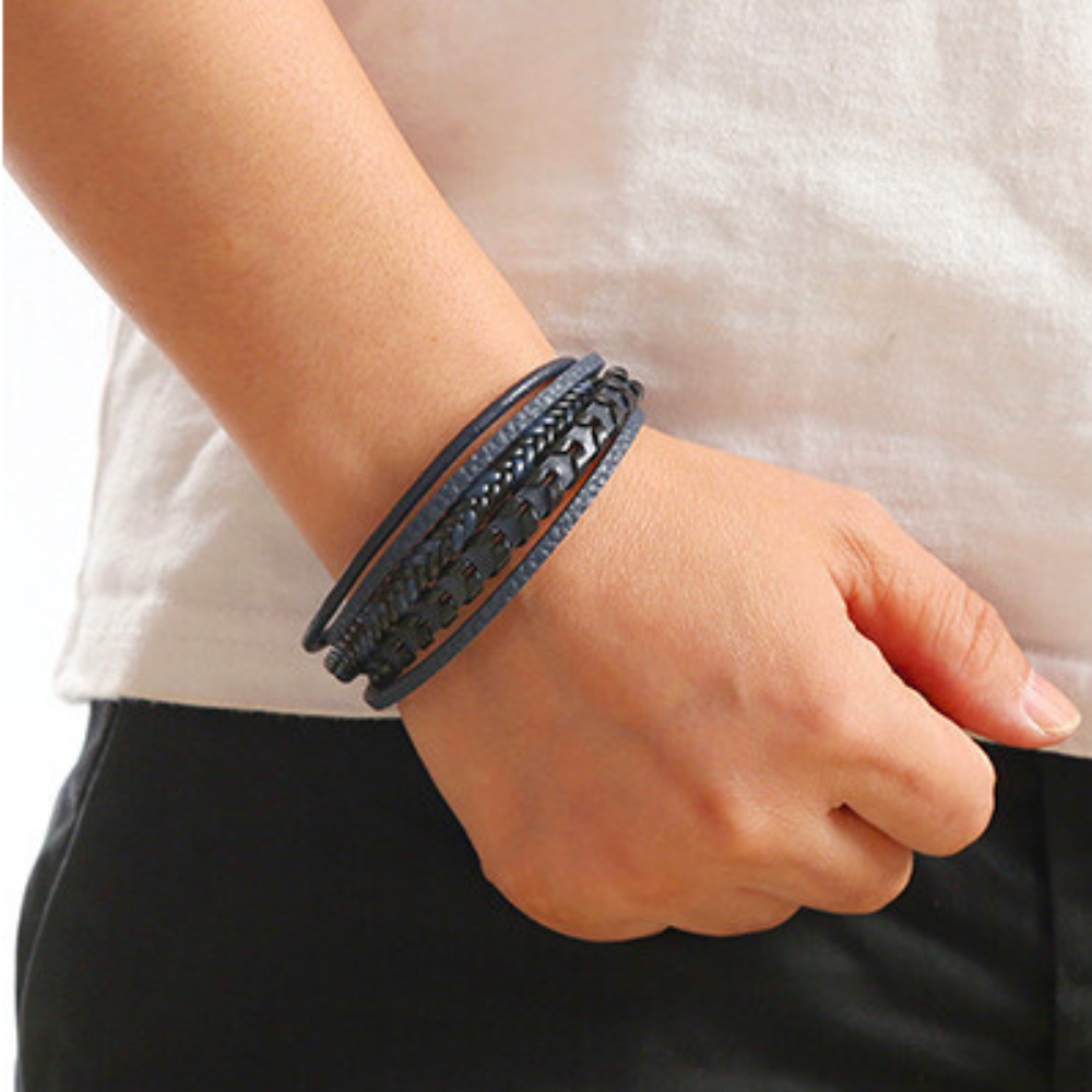 Elegant Bracelet for Men with Braided Viking Design