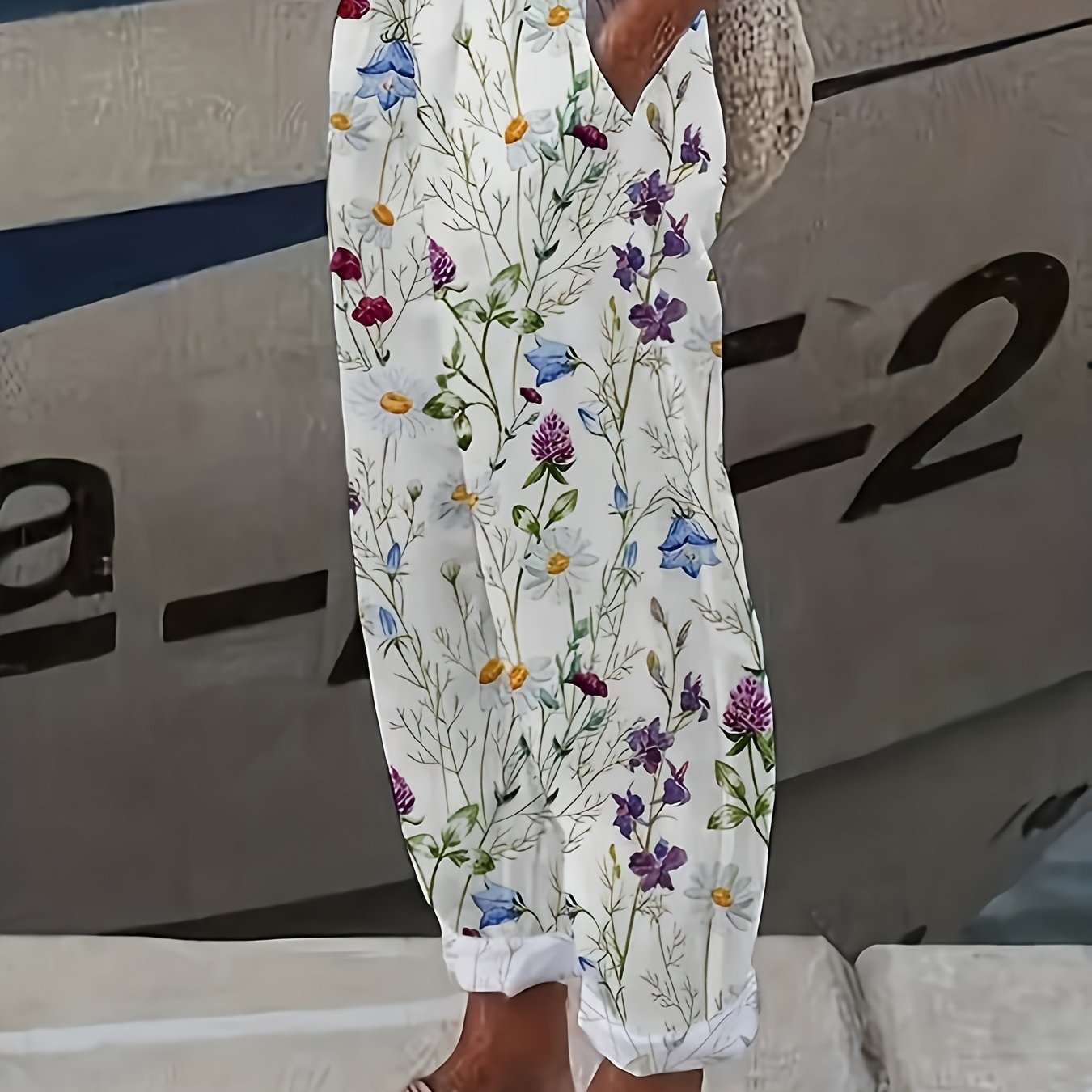 Effortless White Pants for Women with Elastic Waist Pockets