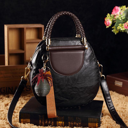 Elegant Shoulder Bag for Women with Minimalist Retro Design