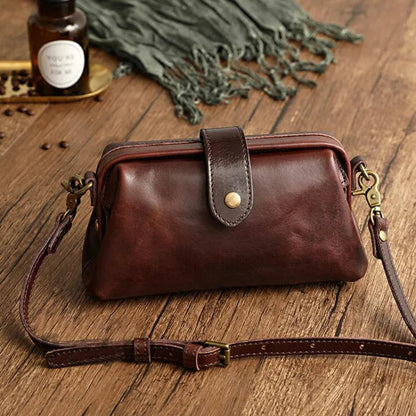 Elegant Crossbody Bag for Women with Minimalist Design