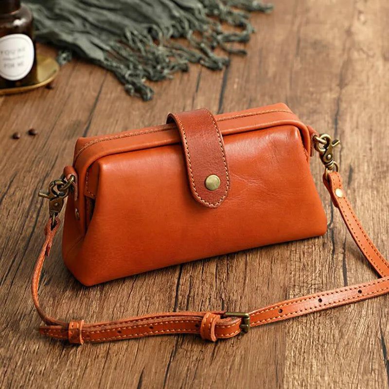 Elegant Crossbody Bag for Women with Minimalist Design