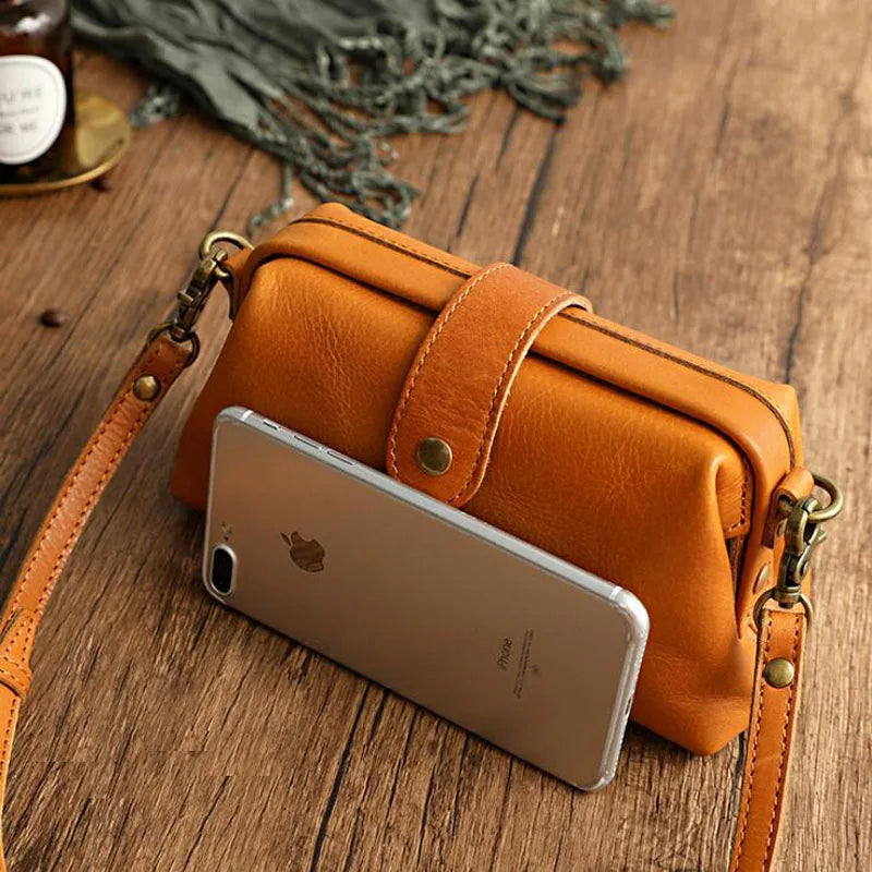 Elegant Crossbody Bag for Women with Minimalist Design