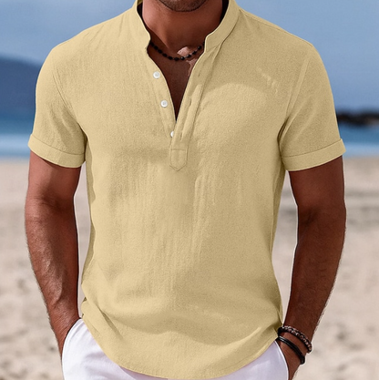 Effortless Button Down Shirt for Men with Short Sleeve
