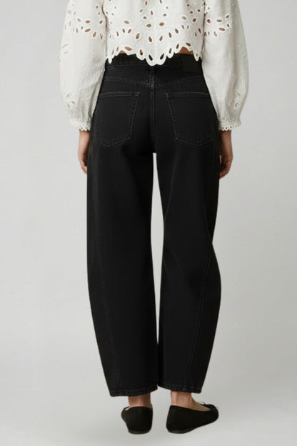 Effortless Relaxed Black Jeans for Women with High Waist Straight Leg Style