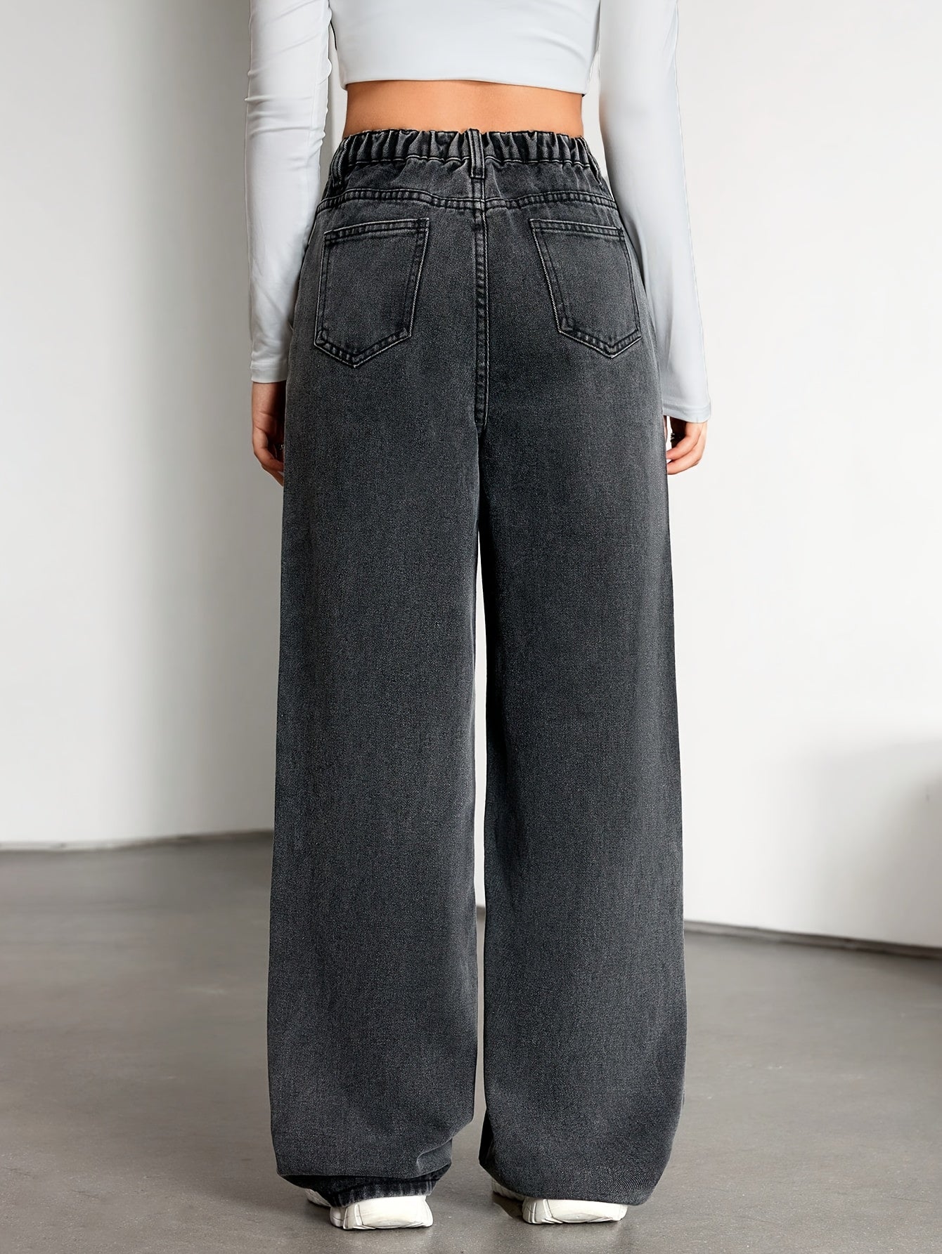 Effortless Relaxed Grey Wide Leg Jeans for Women with High Waist Faded Wash Style