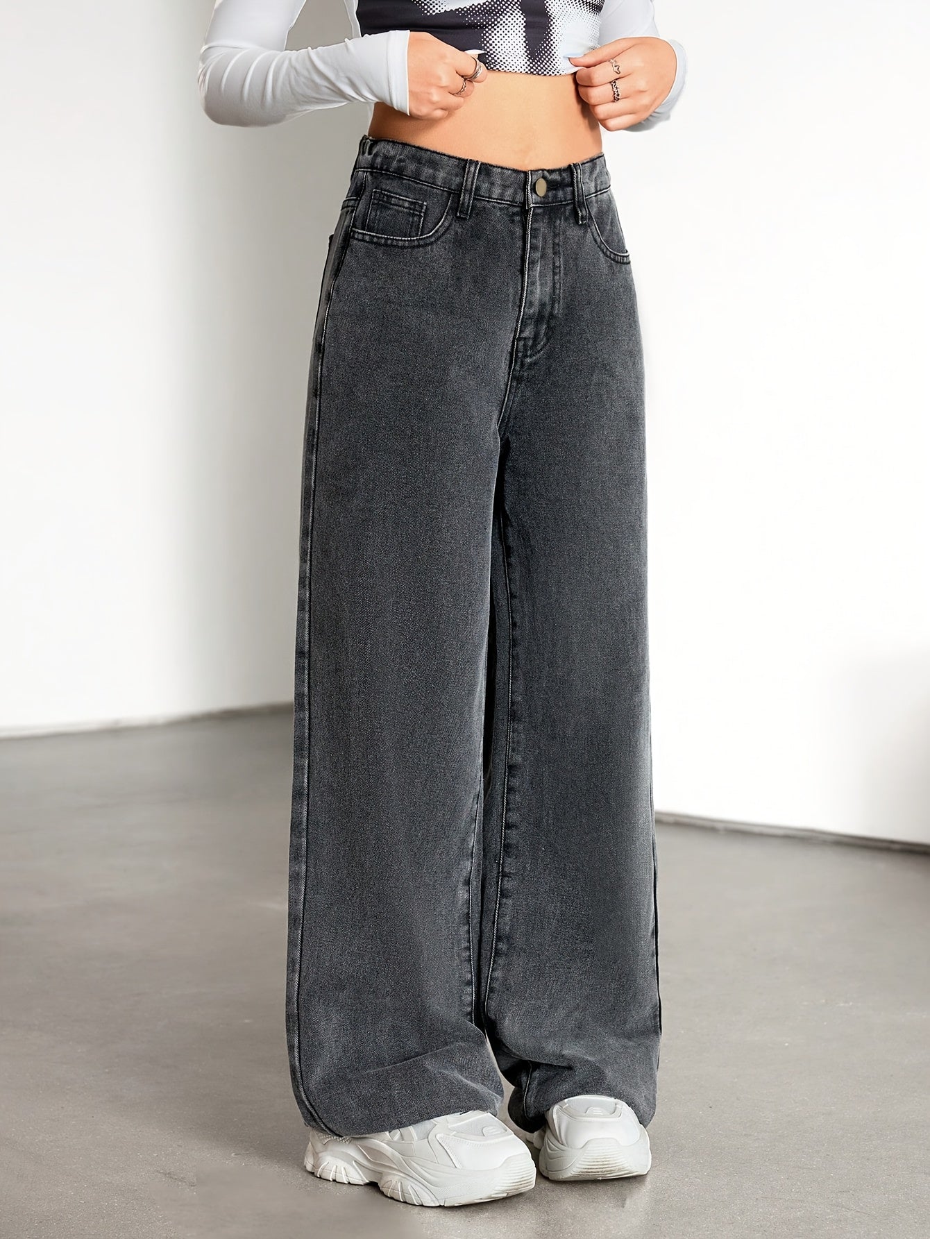 Effortless Relaxed Grey Wide Leg Jeans for Women with High Waist Faded Wash Style