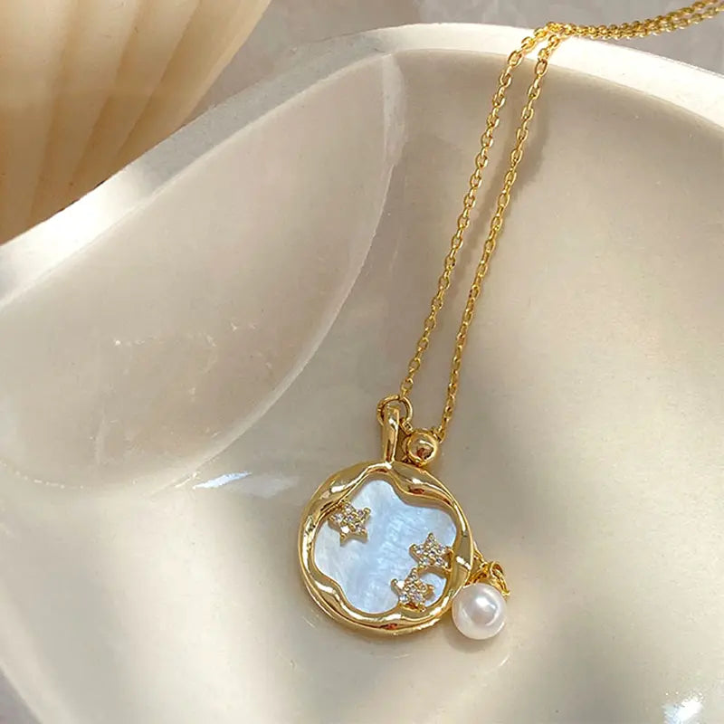 Elegant Necklace for Women with Moonstone Pear Design