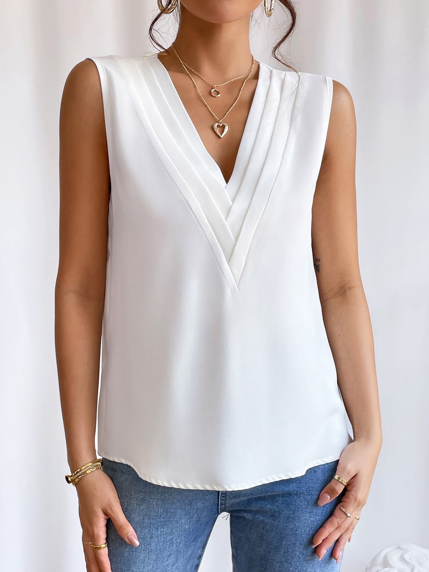 Effortless Blouses for Women with V-Neck Sleeveless Relaxed Style